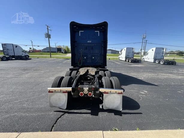 2022 Freightliner Cascadia 126